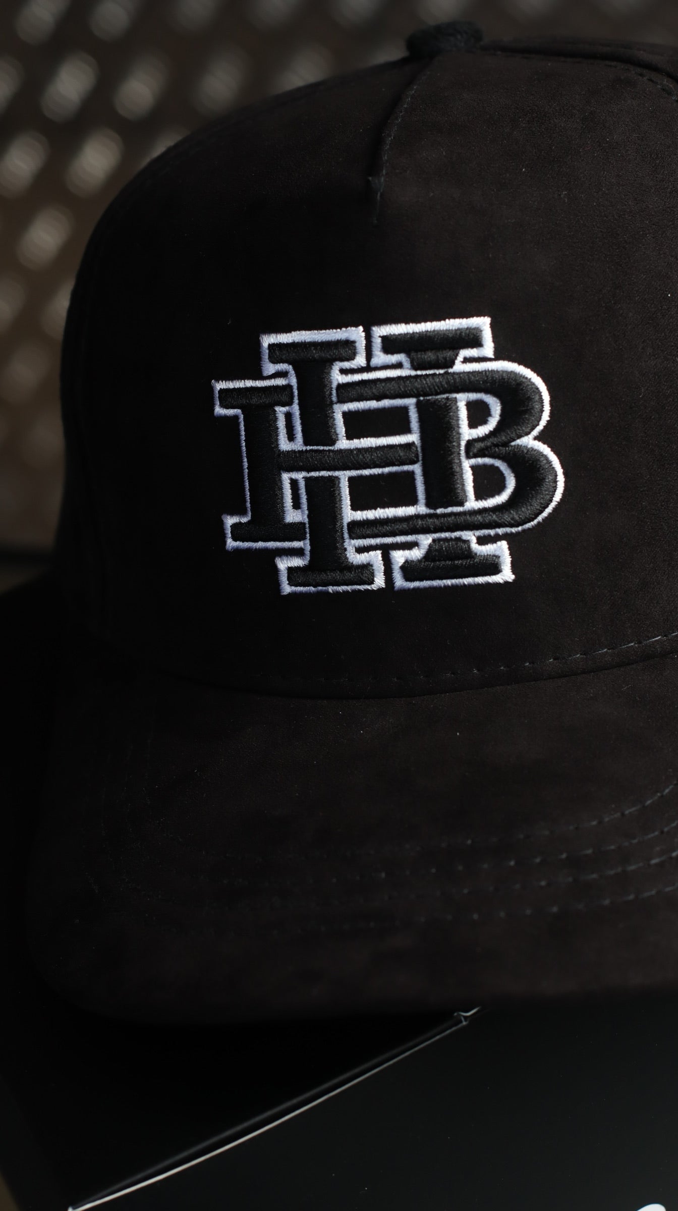 Monograma Negro Black Cap