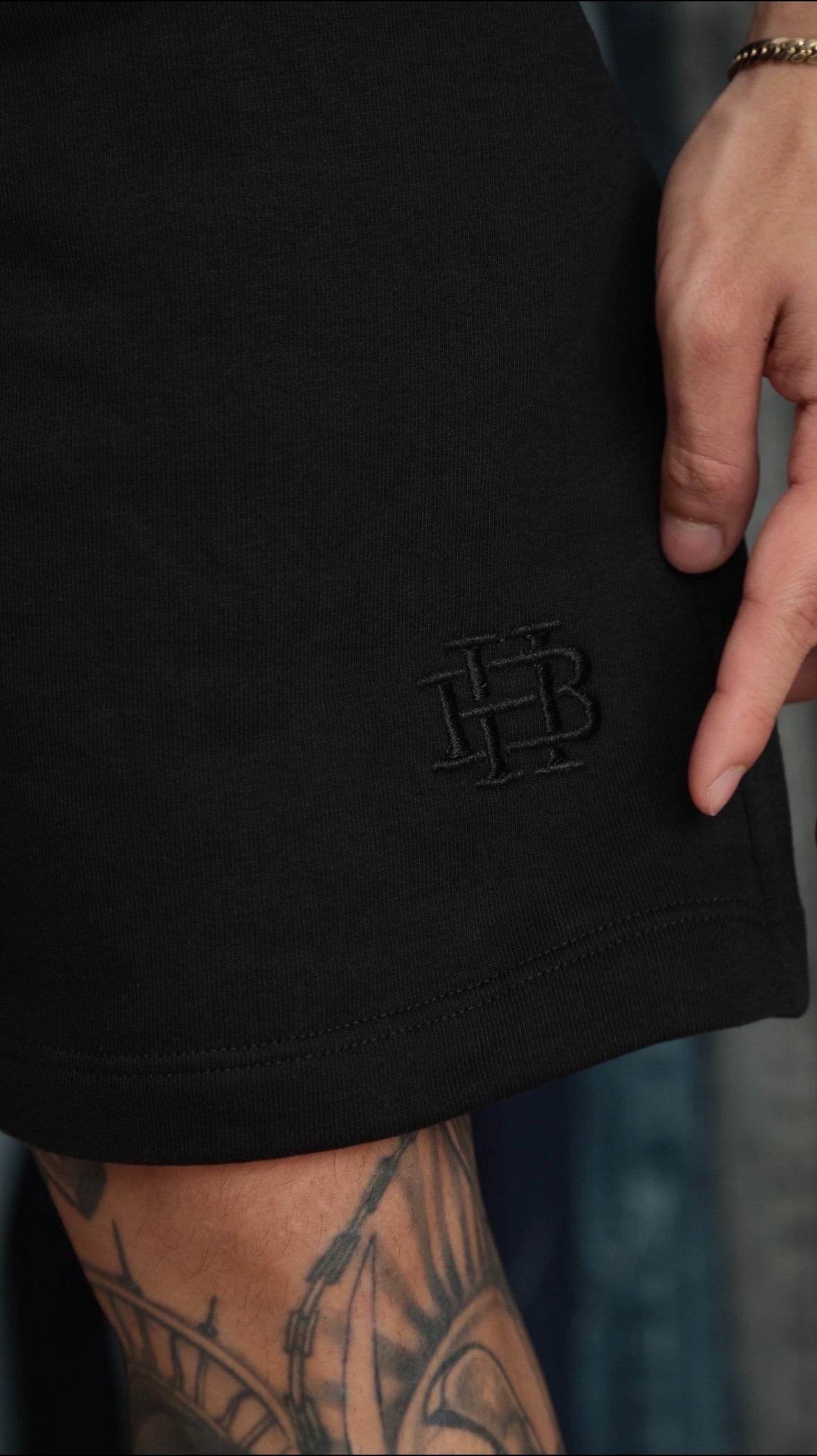 Monograma Fourt Black Short